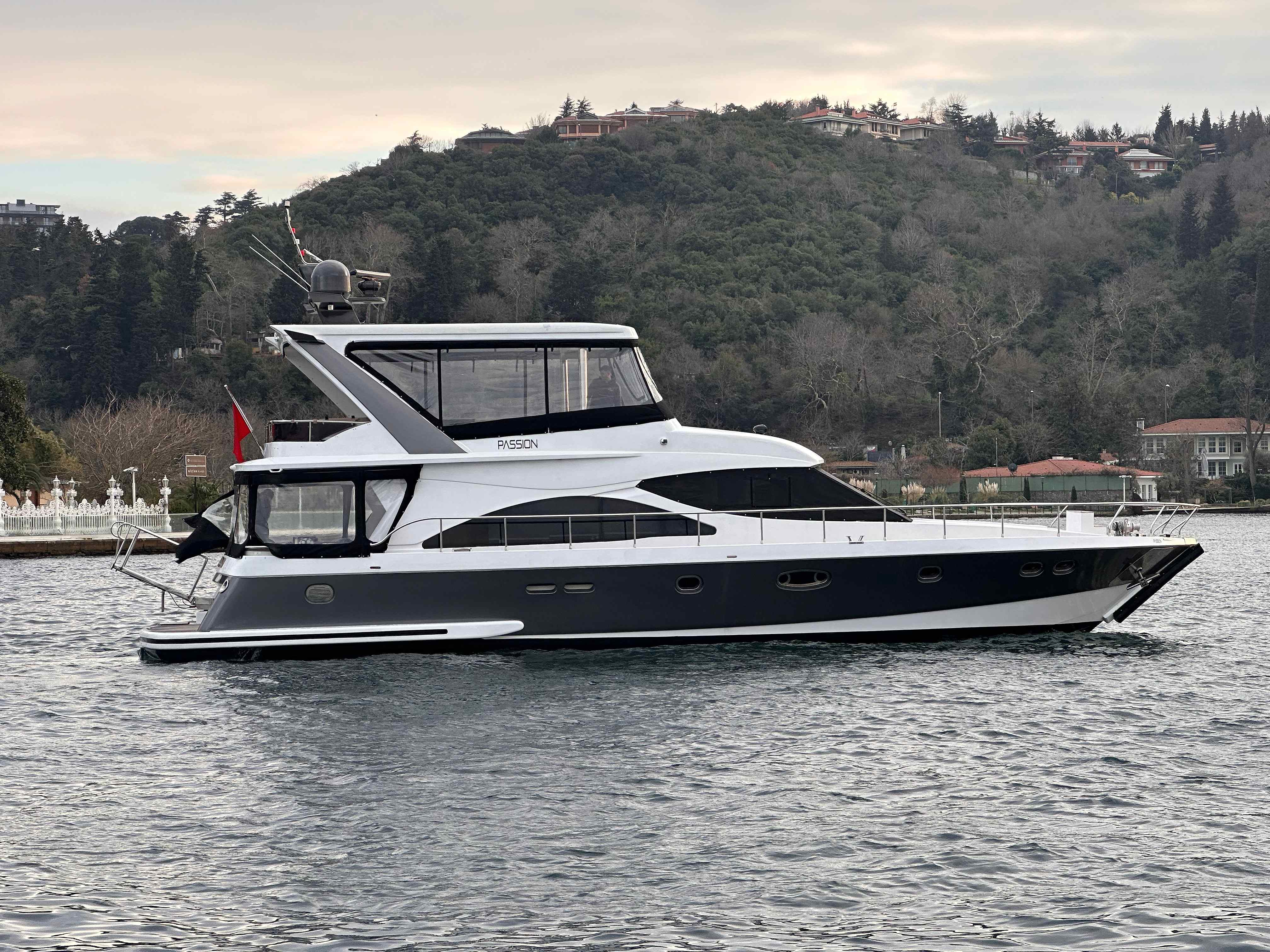 İstanbul Boğazı'nda lüks yat